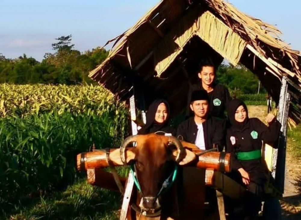 Film The Santri dibintangi Wakil Gubernur Jawa Timur, Emil Dardak dan putri Ustadz Yusuf Mansur, Wirdha Mansur.