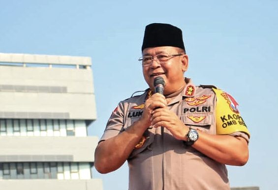 Kapolda Jatim, Irjen Luki Hermawan saat memberikan pengarahan kepada anak buahnya. (Foto: Haris/ngopibareng.id)