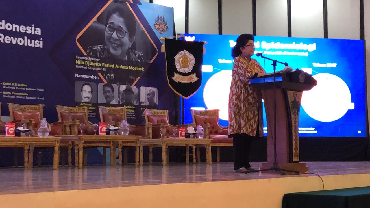 Menteri Kesehatan RI Nila Djuwita Faried Anfasa Moeloek hadir sebagai keynote speaker pada Seminar III Pra-Munas KAGAMA Kamis, 19 September 2019 di Gedung Eks DPRD Sulawesi Utara, Manado. (Foto: Istimewa)