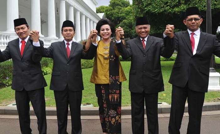 Pimpinan KPK periode 2015-2019 yang tetap menjalankan tugas hingga diberhentikan Presiden. (Foto:Antara)