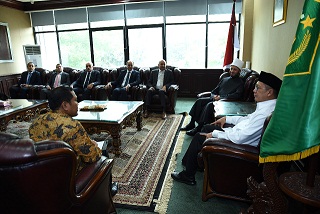 Menag Lukman menerima kunjungan Syekh Usamah dari Al-Azhar Mesir. (Foto:kemenag/ngopibareng.id)