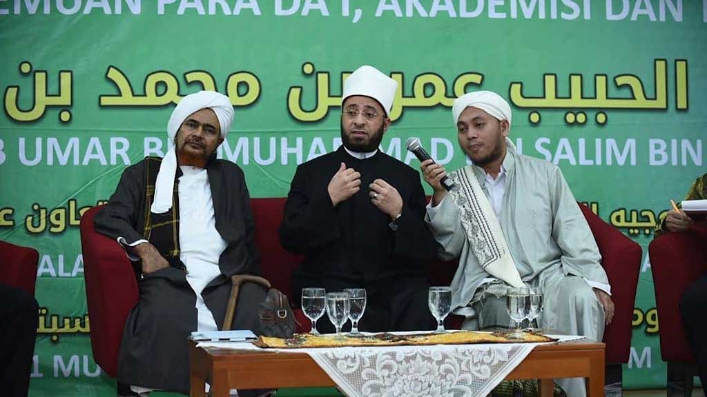 Habib Umar bersama Syaikh Usamah serukan cinta Tanah Air di Jakarta. (Foto: jatman/ngopibareng.id)