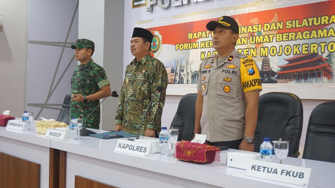 Dandim 0815 Letkol Kav Hermawan Weharima, SH, saat Rakor dan Silaturahmi FKUB di Mapolres Mojokerto