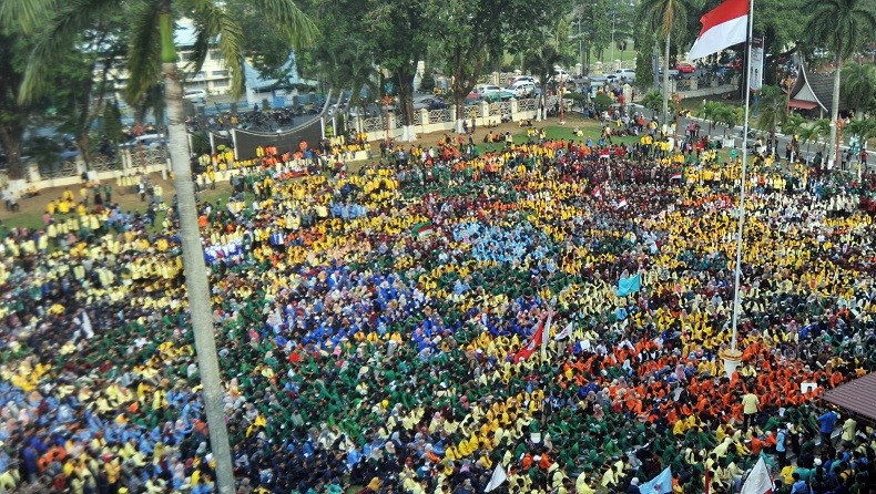 Aksi demo mahasiswa di gedung DPRD Sumatera Barat, Rabu 25 September 2019.