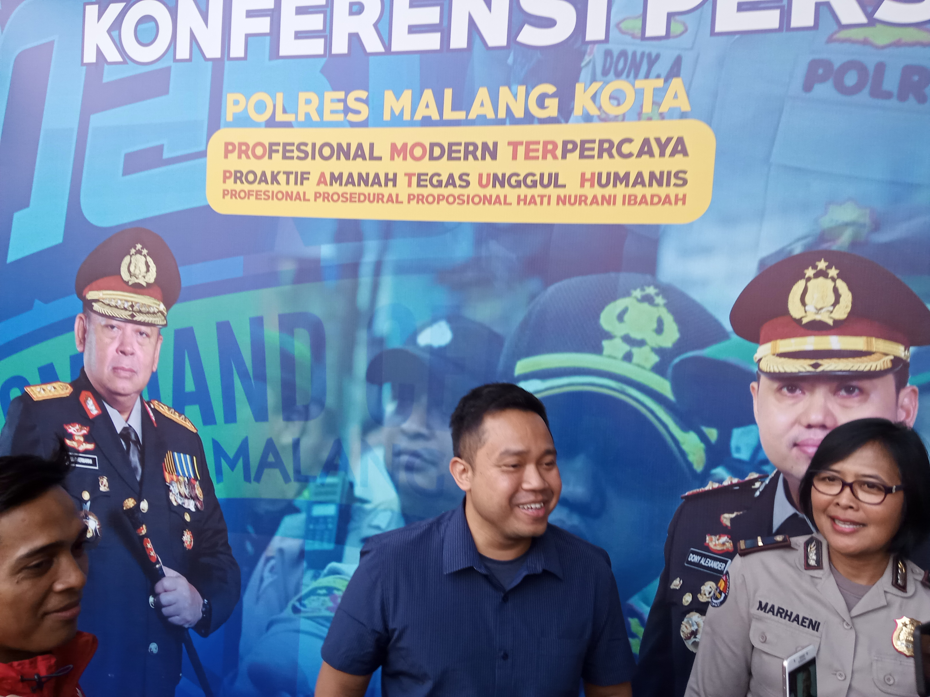 Kasat Reskrim, AKP Komang Yogi Arya saat memberikan keterangan kepada wartawan di Mapolresta Malang, Rabu 25 September 2019. (Foto: Theo/ngopibareng.id)