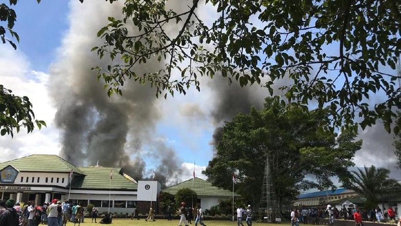 Rusuh rasial di Wamena, Senin 23 September 2019. (Foto: Istimewa) 