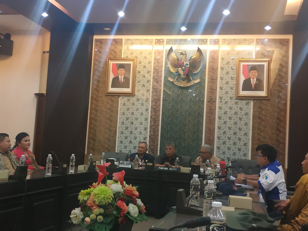 Audiensi antara perwakilan buruh GERAM dengan anggota DPRD Jatim. (Foto: Faiq/ngopibareng.id)