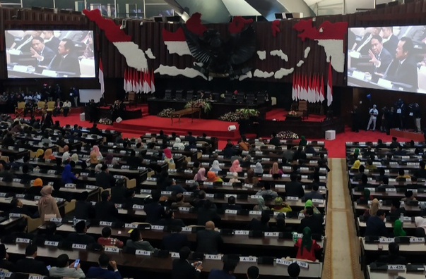 Suasana sidang Paripurna penentuan pimpinan MPR. (Foto: kcm)