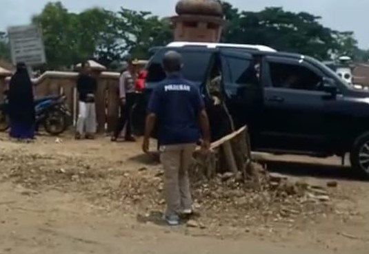 Ini dua pelaku penusukan terhadap Menko Polhukam Wiranto di Pandeglang, Kamis, 10 Oktober 2019. (Foto: Istimewa))