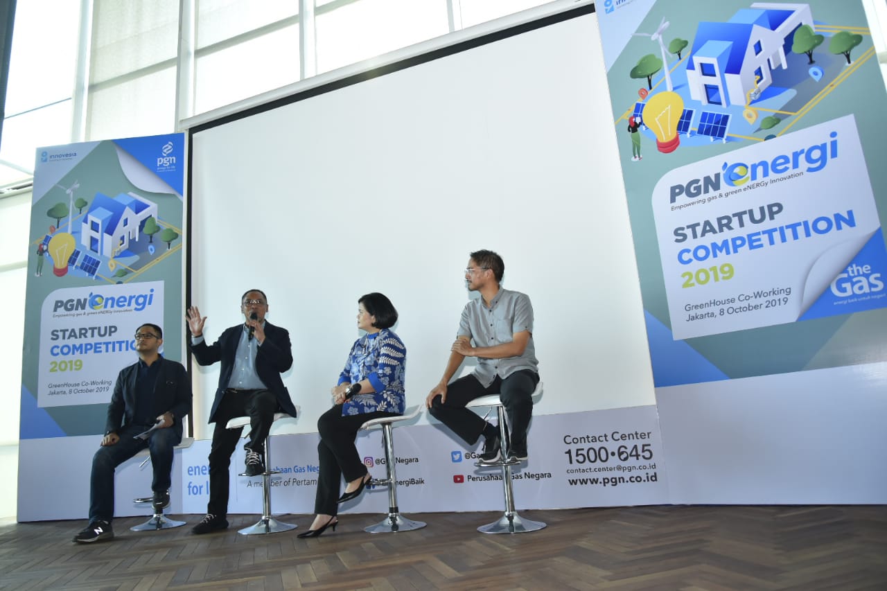 Pembukaan kompetisi yang dihadiri Chairperson Purnomo Yusgiantoro Center Filda Citra Yusgiantoro dan Founder Yoberbagid and Power Expert System Tractebe Dr. Muhamad Reza sebagai narasumber. (Foto: PGN)