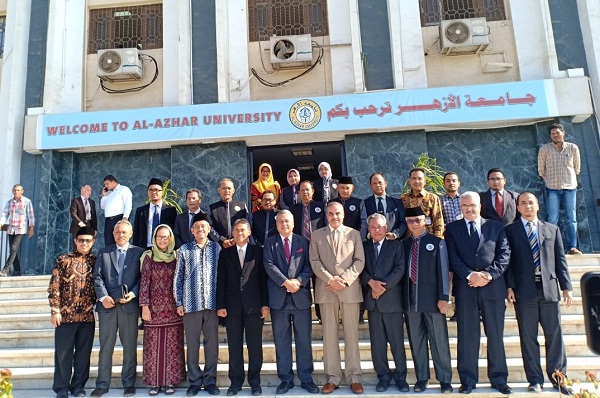 Para dosen di Universitas Al Azhar, Mesir. (Foto: ist/ngopibareng.id)