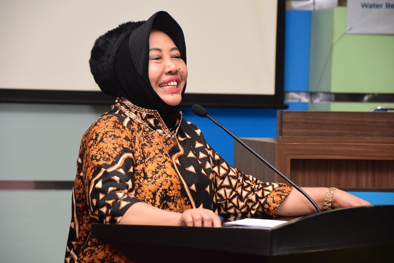 Anita Firmanti saat memberikan sambutan di acara The 3rd International Conference of Water Resources Development and Enviromental Protection (ICWRDEP), Sabtu 12 Oktober 2019 di Universitas Brawijaya. (Foto: Alief/ngopibareng.id)