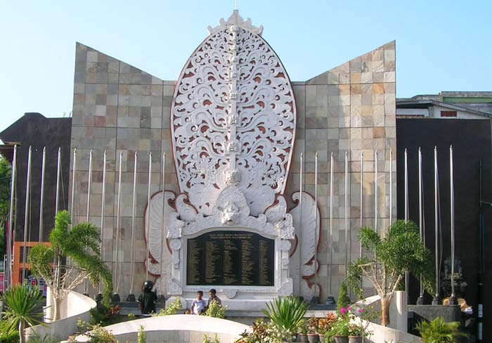 Monumen Panca Benua yang lebih akrab disebut Ground Zero.