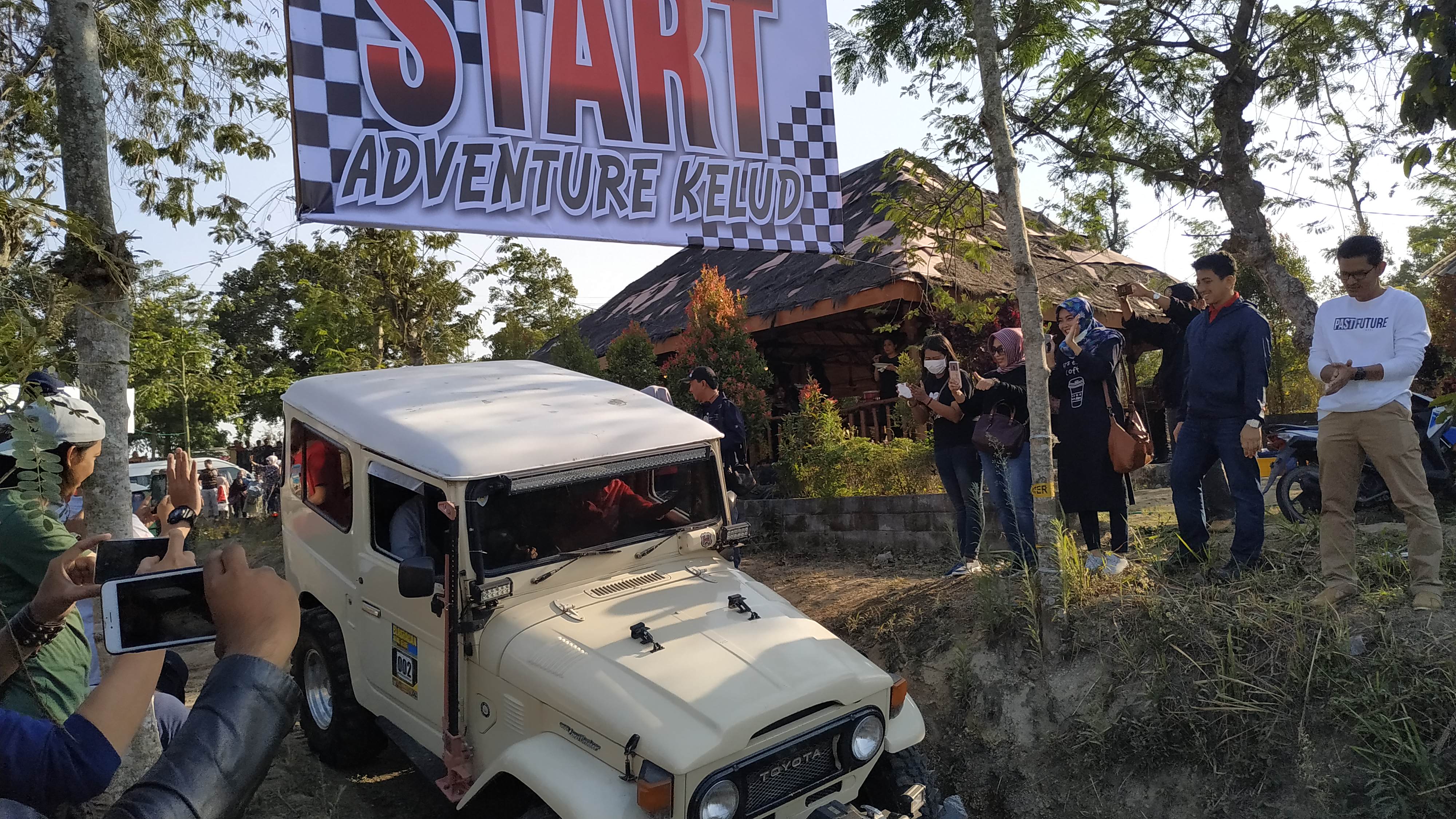 Kelud Off Road diikuti sejumlah Kepala Kejaksaan Negeri se-Jawa Timur. (Foto: Fendhy Plesmana/ngopibareng.id)