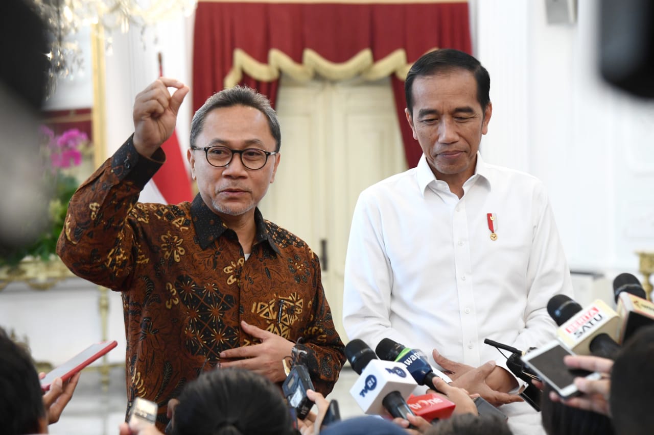 Presiden Joko Widodo bersama Zulkifli Hasan. (Foto: asm/ngopibareng.id)