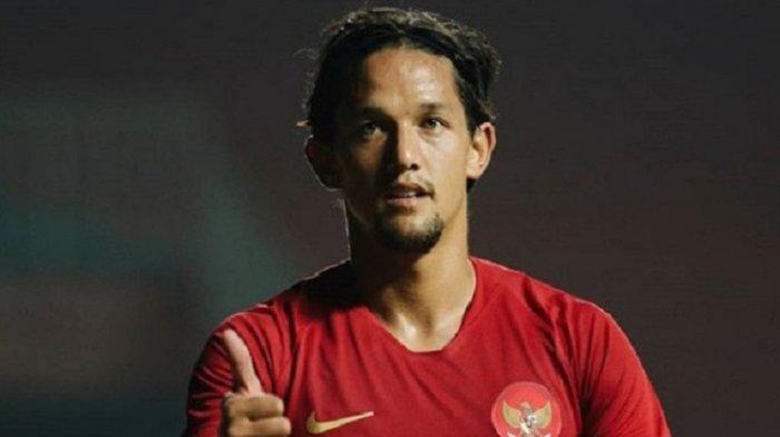 Irfan Bachdim menyarangkan gol di gawang Vietnam pada menit ke-84.