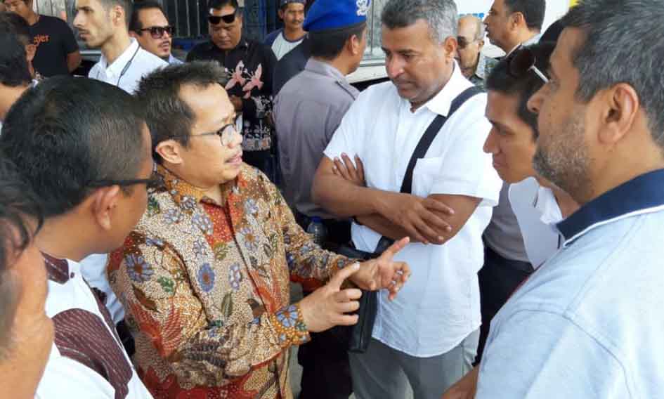 Konjen M Hery Saripudin (batik) saat mengawal rombongan pengusaha Saudi menghadiri Indaramayu Investment Forum.