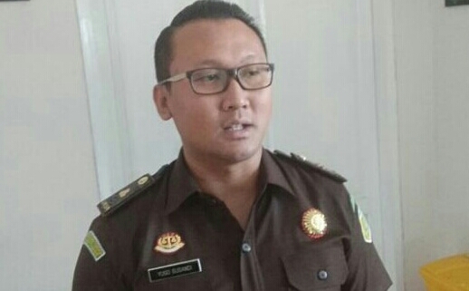 Yugo Susandi, Kasi Pidsus Kejari Lamongan saat memberikan keterangan. (Foto: Nasih/ngopibareng.id)