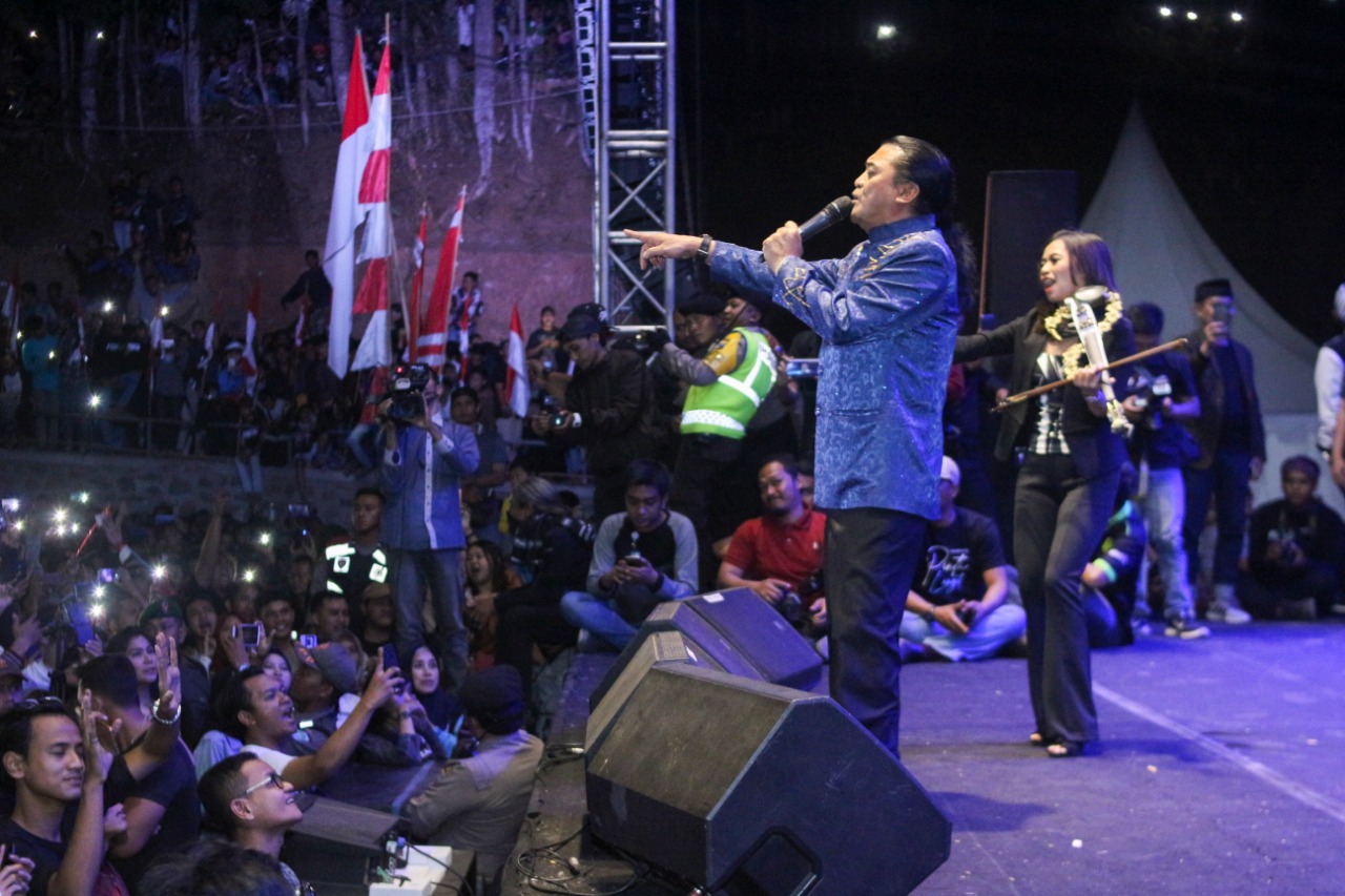 Didi Kempot saat konser peduli lingkungan di Ngopibareng PintuLangit. (Foto: istimewa)