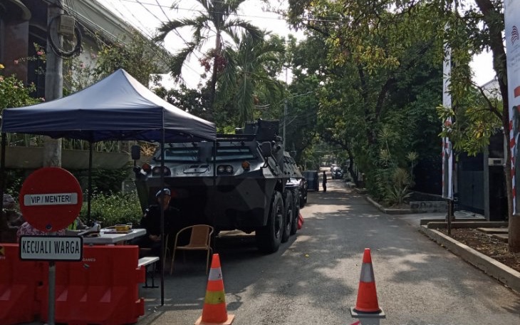 Tank Anoa Jaga Rumah Ma`ruf Amin. (Foto: dok/antara)