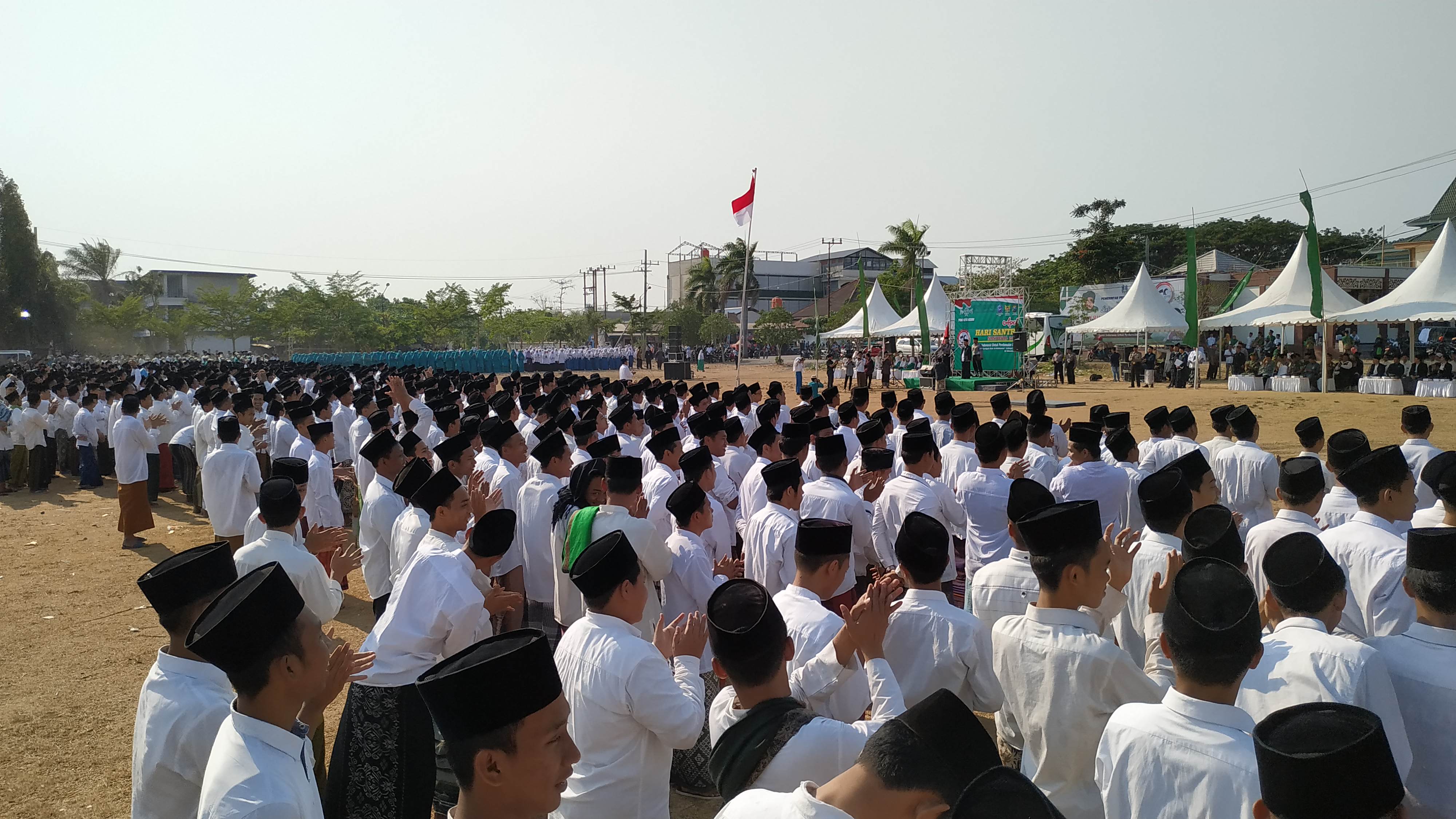 Ribuan santri Ponpes Lirboyo ikuti apel hari Santri Nasional (foto; Fendi/ngopibareng.id)