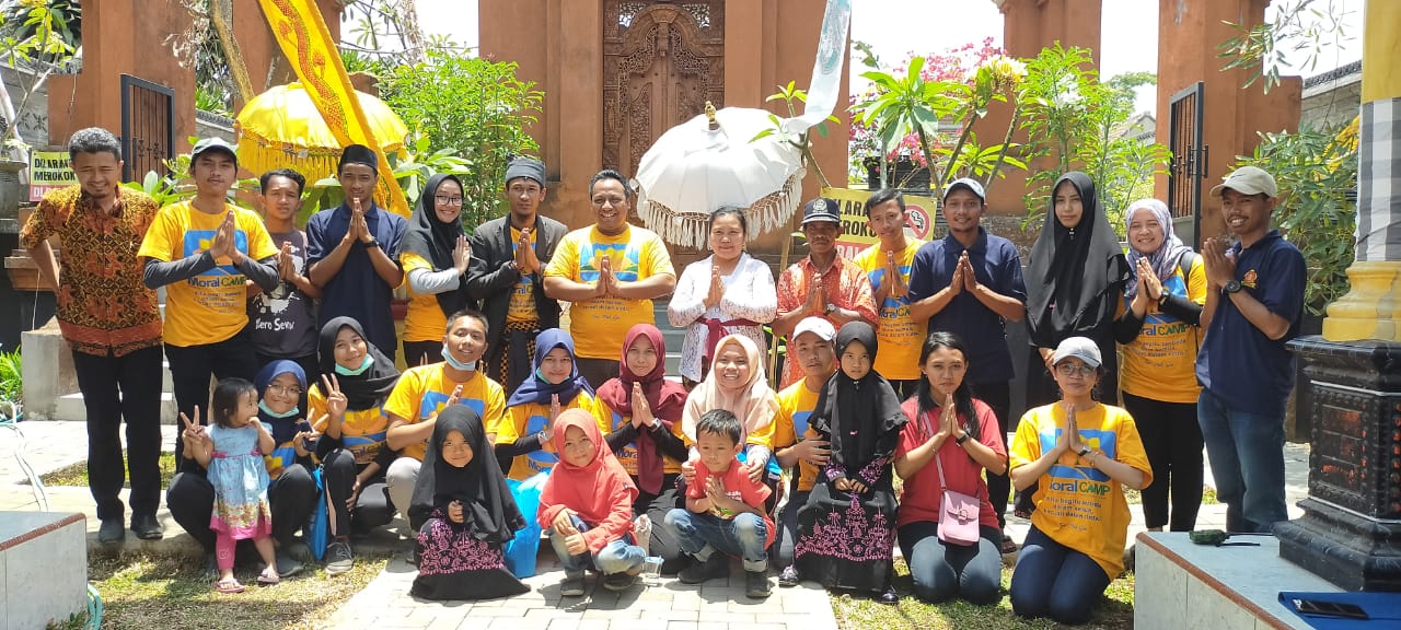 Mahasiswa lintas Universitas Brawijaya (UB) lintas fakultas, saat melakukan kegiatan Moral Camp di Dusun Jamuran Desa Sukodadi, Kecamatan Wagir, Kabupaten Malang (Foto: dok. Istimewa)