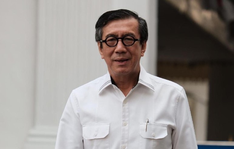 Yasonna Laoly memberikan keterangan pers usai dipanggil presiden, Selasa, 22 Oktober 2019. (Foto: ant)