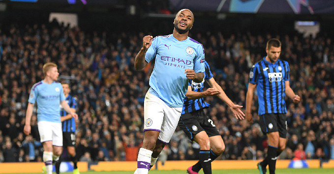 Raheem Sterling akan menjadi andalan di lini depan Manchester City dalam menggedor pertahanan Aston Villa. (Foto: Twitter/@ManCity)