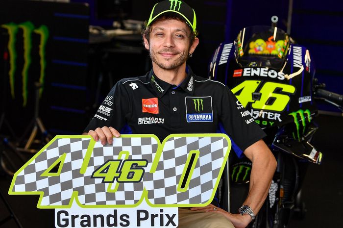 Valentino Rossi sudah tampil di 400 balapan Grand Prix. Ia memulai kiprahnya di dunia balap MotoGP sejak 1996.