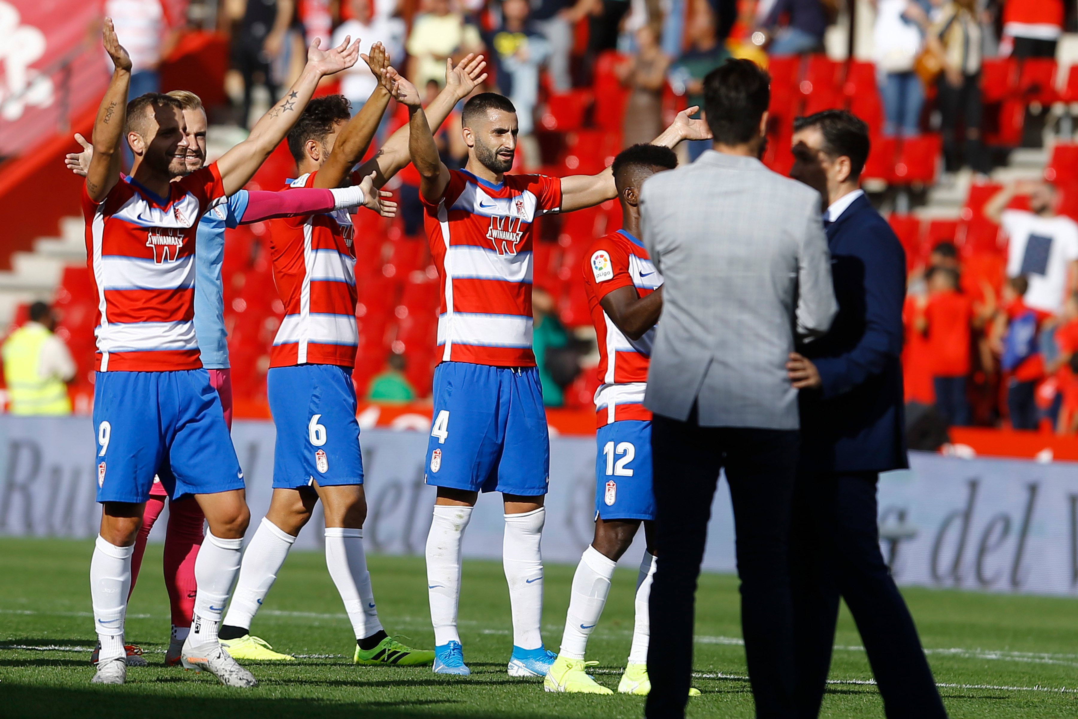 Granada untuk kedua kalinya berhasil mengecap puncak klasemen sementara La Liga. (Foto: Twitter/@GranadaCdeF)