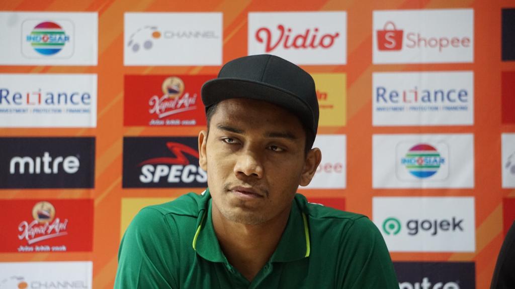 Kiper Persebaya, Miswar Saputra. (Foto: Haris/ngooibareng.id)