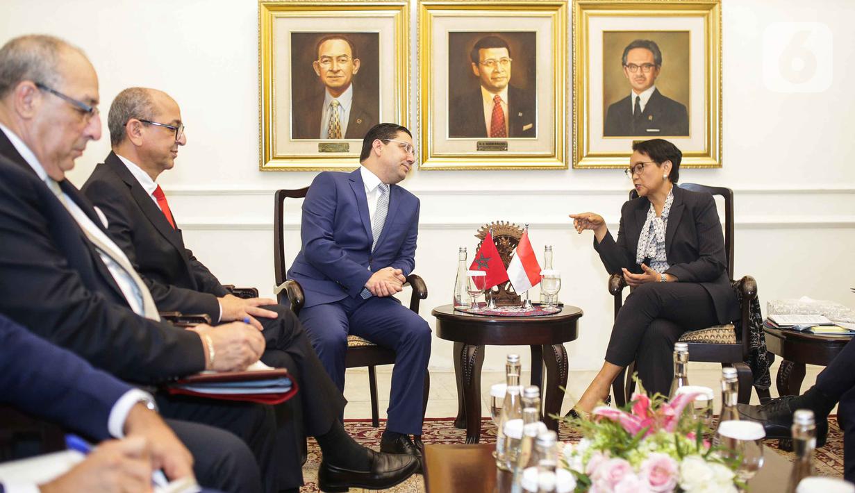 Menteri Luar Negeri Retno Marsudi berbincang dengan Menlu Maroko, Nasser Bourita di kantor Kemenlu Jakarta. (Foto: Kemenlu for ngopibareng.id)