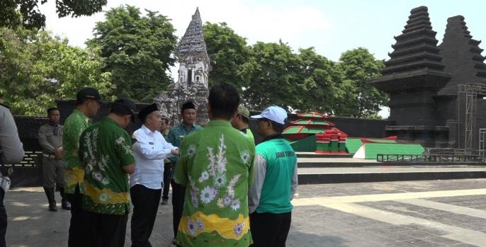 Wakil Bupati Pasuruan, KH Mujib Imron meninjau persiapan Pospeda di Pasuruan, Jumat, 1 November 2019. (Dok Humas)