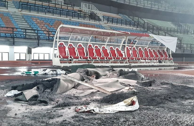 Kondisi pasca kerusuhan di Stadion Gelora Bung Tomo, Surabaya. (foto: dok/ngopibareng.id)