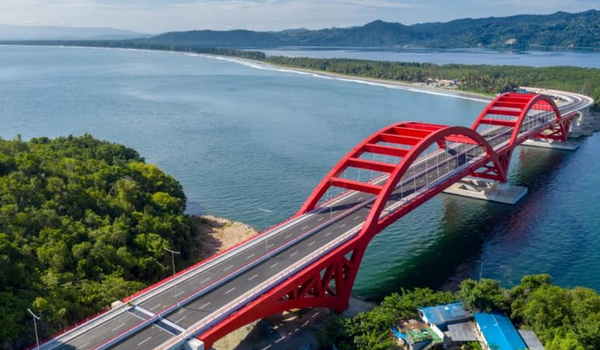 Jembatan Youtefa di Jayapura, Papua. (Foto: KemenPU)