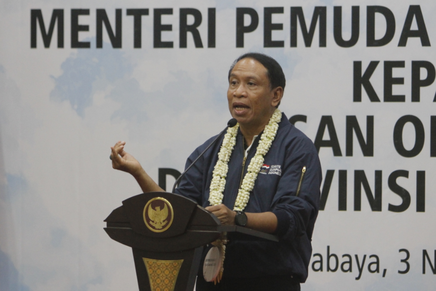 Menpora Zainudin Amali saat sambutan di Gedung Negara Grahadi, Surabaya, Minggu 3 November 2019. (Fariz/ngopibareng.id)