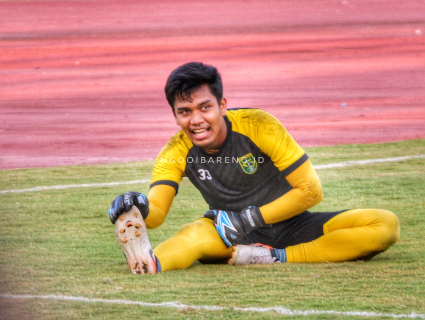 Kiper Persebaya, Miswar Saputra. (Foto: Haris/ngooibareng.id)