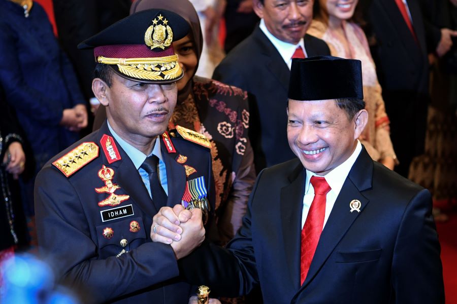 Kapolri Idham Azis dan mantan Kapolri Tito Karnavian. (Foto: Dok/Antara)