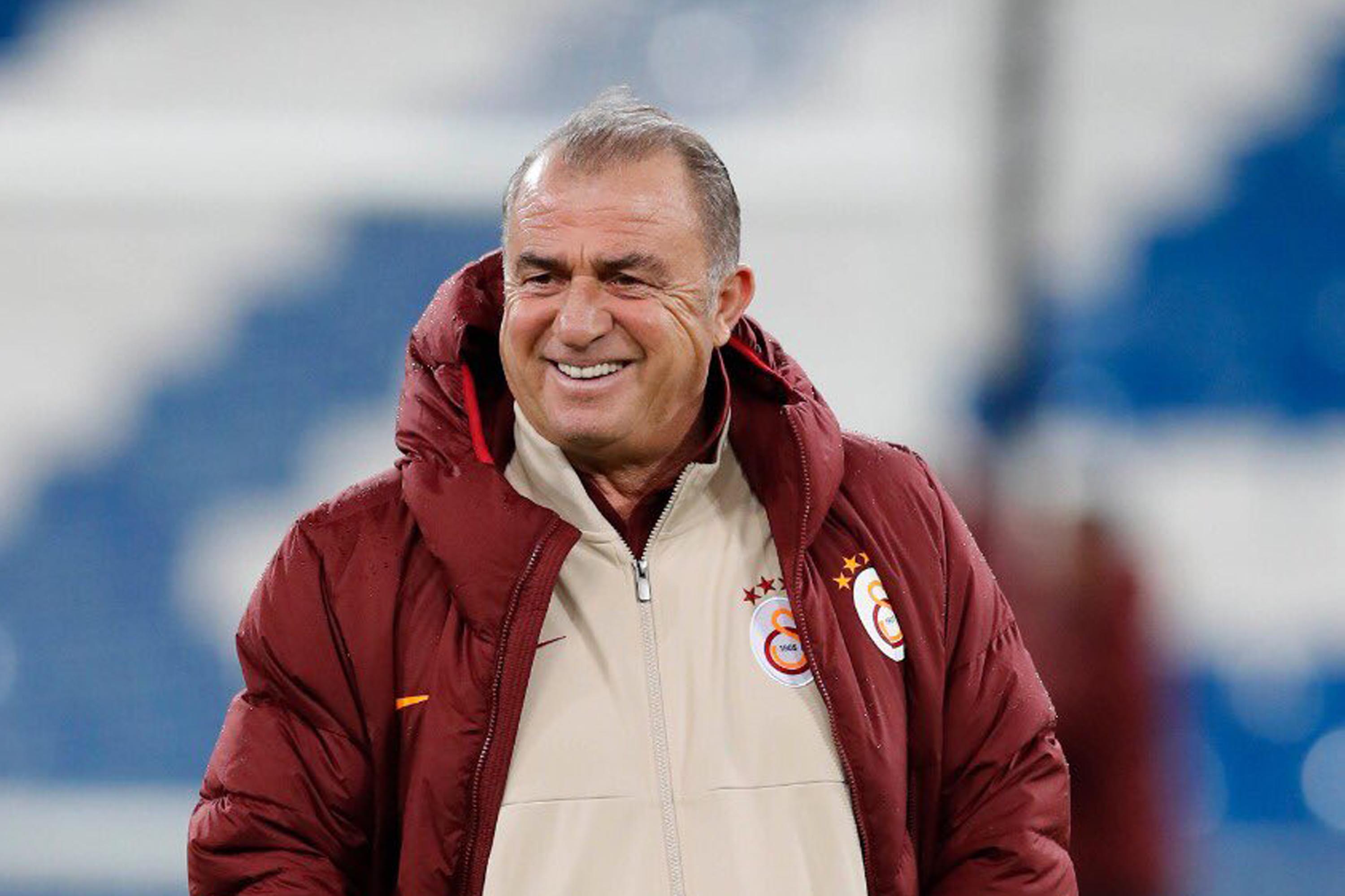 Pelatih kepala Galasaray, Fatih Terim akan memimpin pasukannya mewujudkan misi berat di Estadio Santiago Bernabeu di matchday 4 Liga Champions kontra Real Madrid. (Foto: Twitter/@GalatasaraySK)