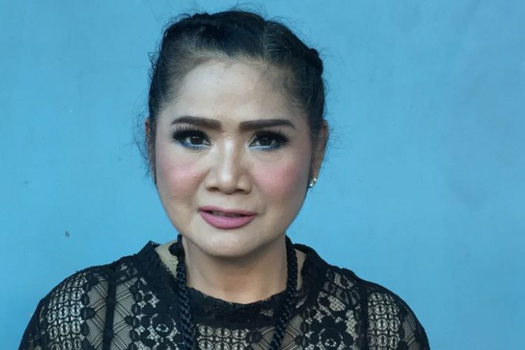 Vina Panduwinata bisa berhenti merokok setelah 40 tahun kecanduan. (Foto: Istimewa)