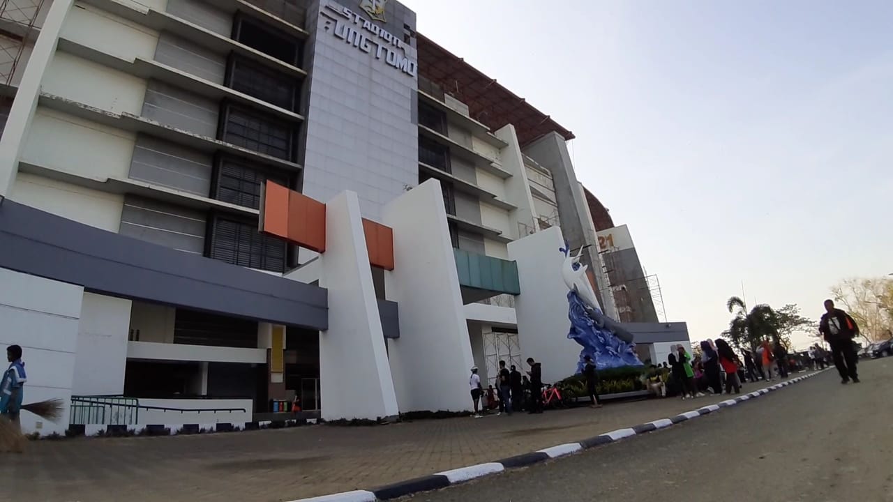 Stadion Gelora Bung Tomo (GBT) Surabaya. (Foto: Haris/ngopibareng.id)