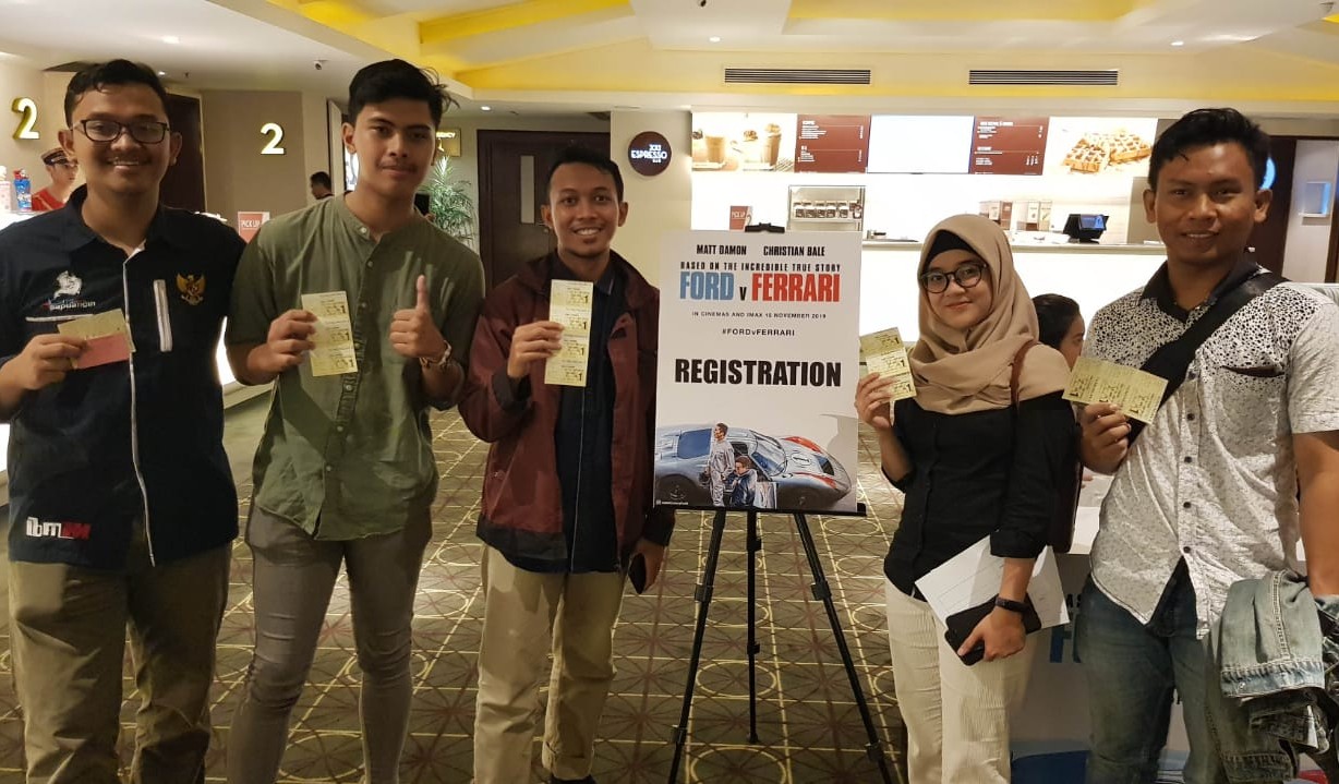 Keseruan nonton premier film Ford v Ferrari di Tunjungan Plaza 3 Surabaya. (Foto: Istimewa)