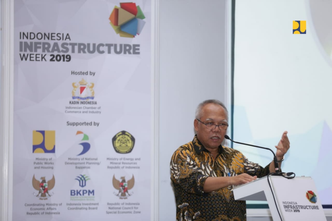 Menteri Pekerjaan Umum dan Perumahan Rakyat (PUPR) berbicara pada Rakernas Kamar Dagang dan Industri Indonesia (Kadin) Bidang Konstruksi dan Infrastruktur, Rabu 6 November 2019, di JI Expo Kemayoran Jakarta. (Foto: Kementerian PUPR)