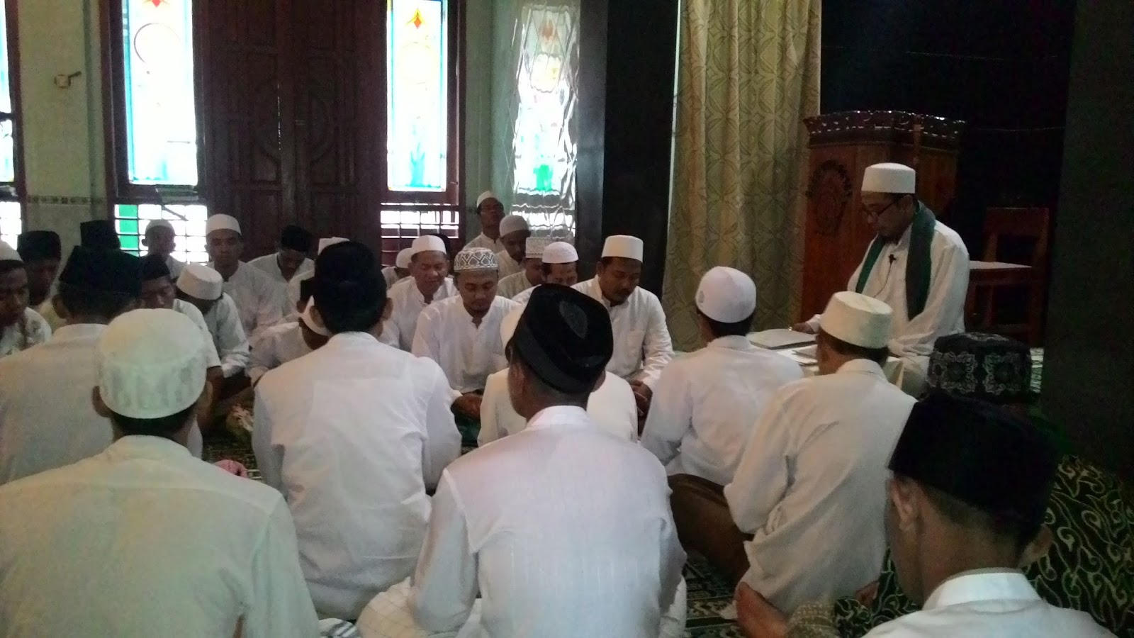 Salah satu pengajian di Pengasuh Pesantren Terpadu Daru Ulil Albab, Nganjuk. (Foto: Istimeawa) 