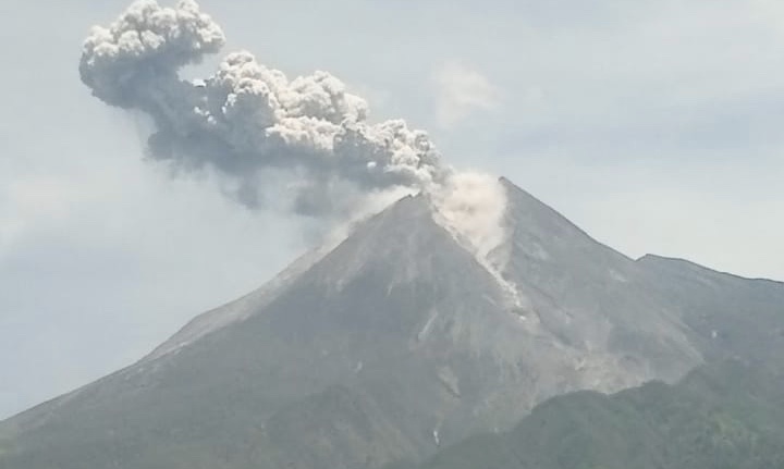 Erupsi Merapi, Minggu, 17 November 2019. (Foto: PVMBG)