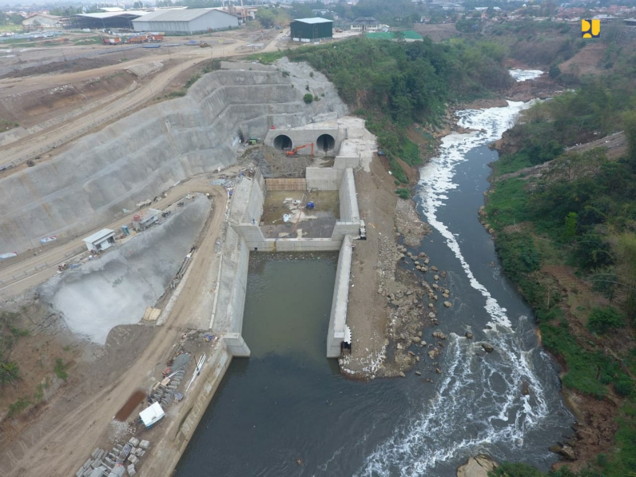 Terowongan Nanjung di hulu Sungai Curug yang dikejar pengerjaannya. (Foto: PUPR)