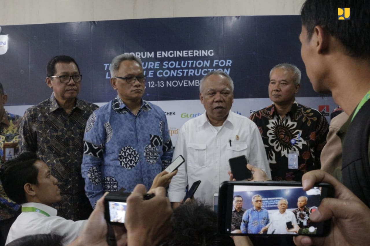 Menteri Basuki saat membuka Forum Engineering yang diadakan oleh PT. Wijaya Karya (Wika) dengan tema The Future Solution for Lifecycle Construction di Jakarta, Selasa 12 November 2019. (Foto: Kementerian PUPR)