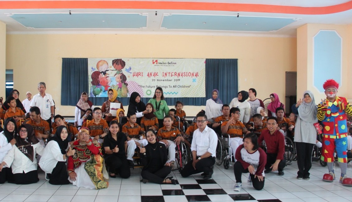 Anak Berkebutuhan Khusus (ABK) dari SLB YPAC, saat merayakan Hari Anak Internasional, Rabu 20 November 2019. (Foto: Pita/ngopibareng.id)