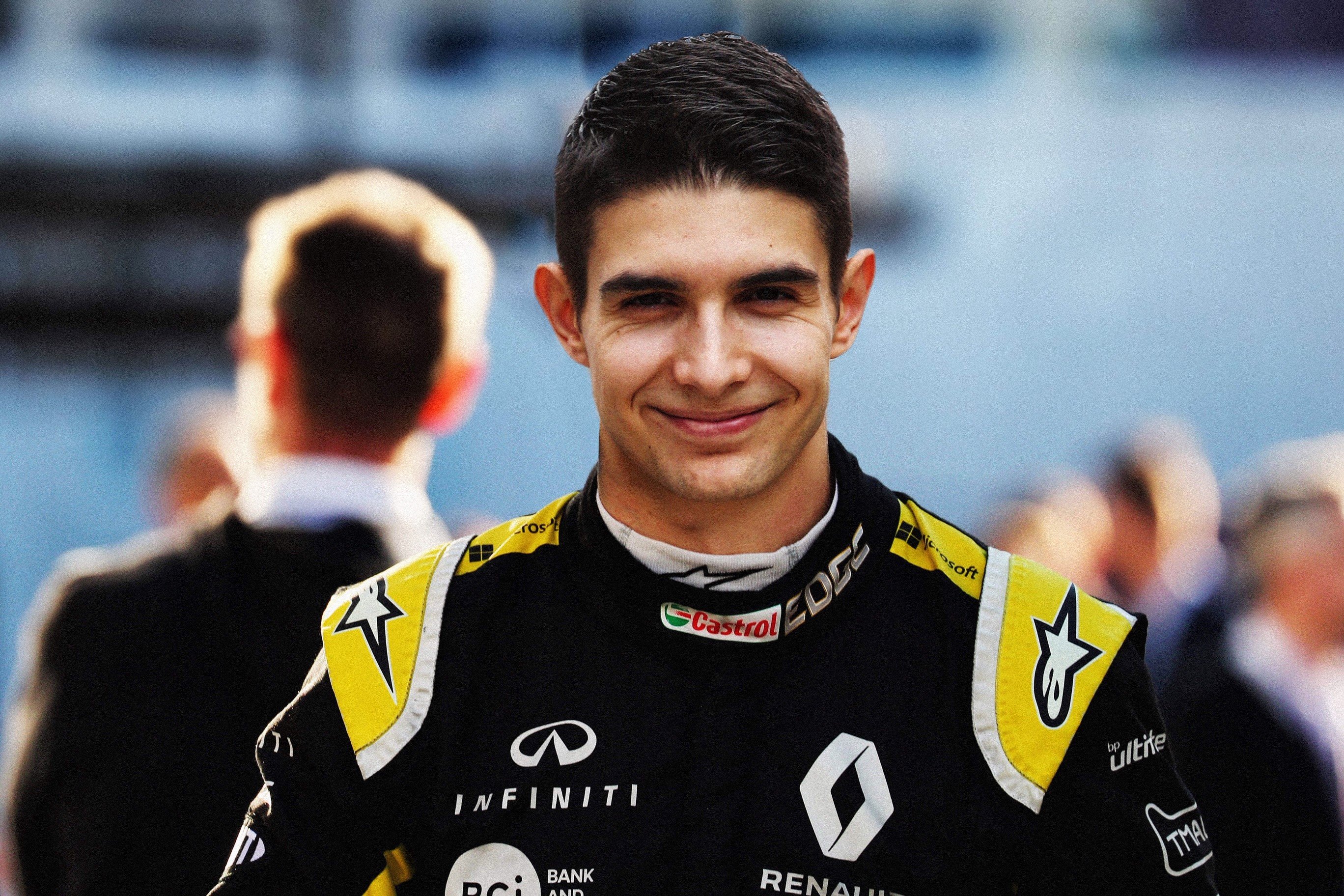 Esteban Ocon akan turun saat sesi uji coba di Sirkuit Yas Marina, Abu Dhabi. (Foto: Twitter/@OconEsteban)