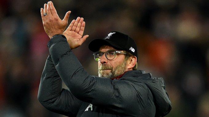 Jurgen Klopp dipuji setinggi langit oleh Sadio Mane karena kinerja apiknya selama membesut Liverpool. (Foto: Twitter/@LFC)